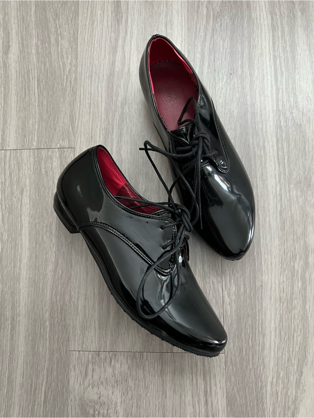 Women’s Black Patent Leather Oxford Lace-Up Flats Red Lining Size 39 EU US 8.5
